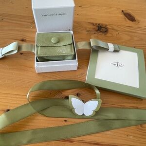Van Cleef & Arpels Boxed Travel Ring Pouch, Boxed Cleaning Cloth, Care Book NEW